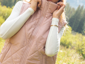 Mountainside Moment Mauve Quilted Puffer Vest